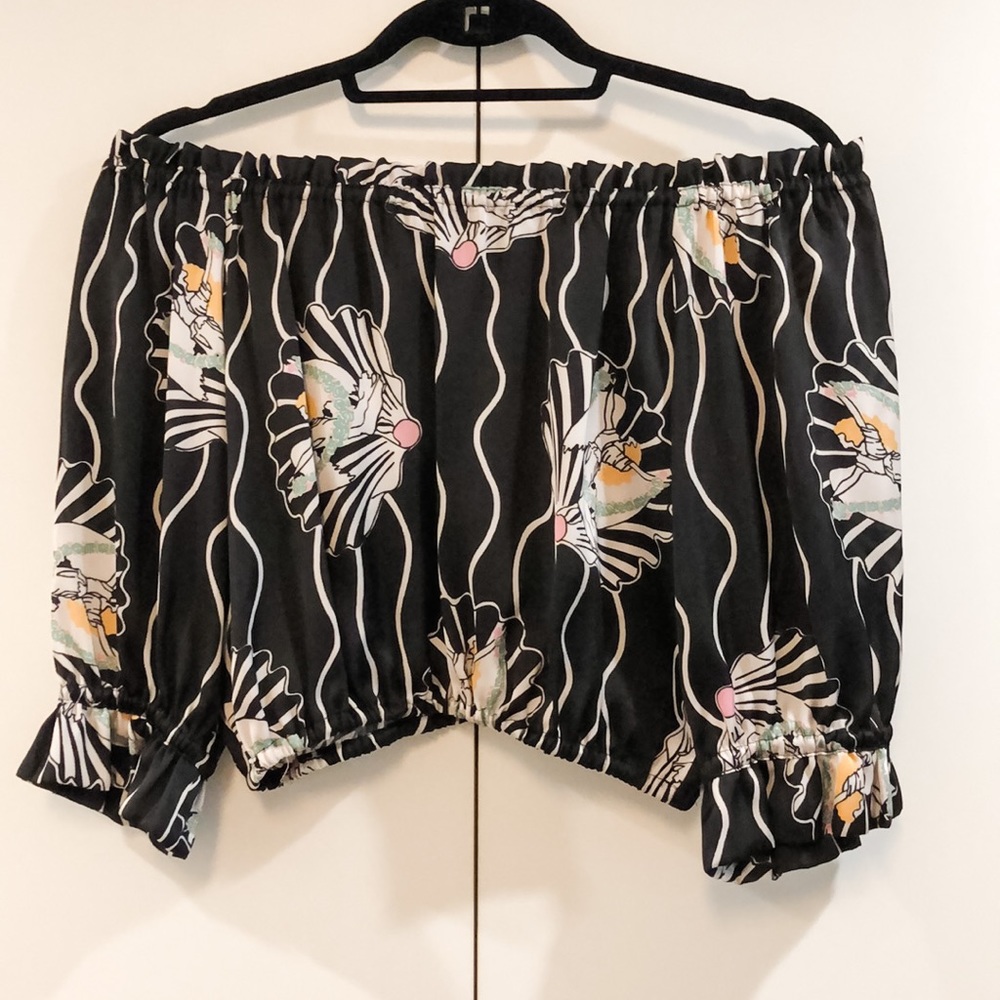Jill Stuart off the shoulders crop top
